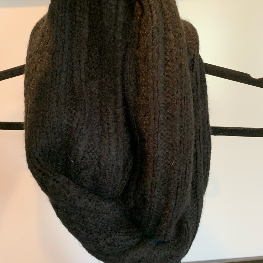 New black old navy scarf